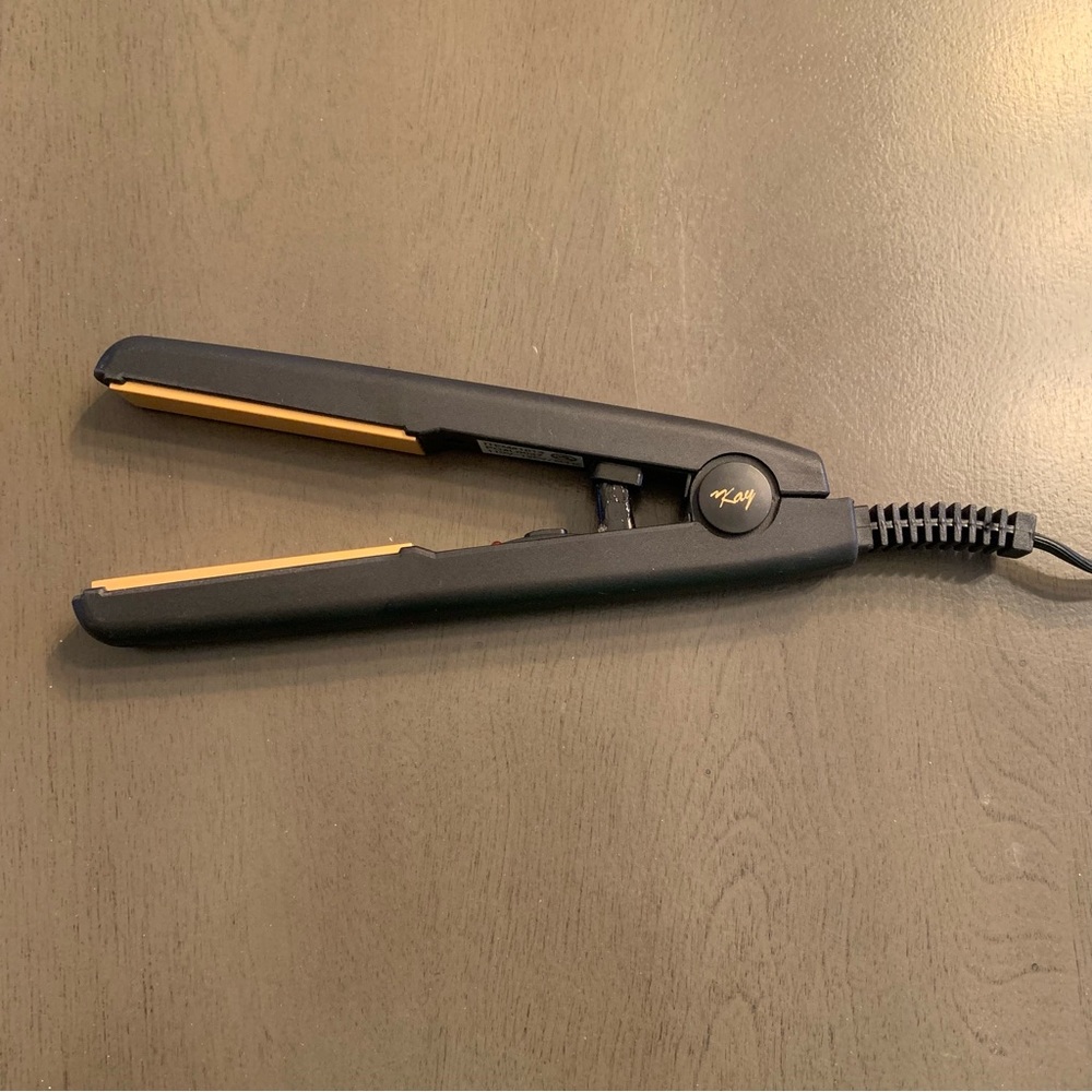 EUC Kay Hair Straightener Mini Travel Size‎ Black